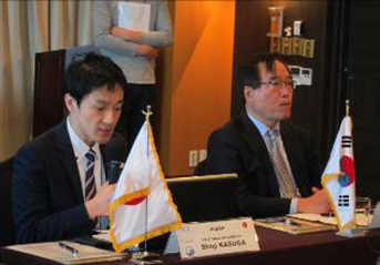 Photo of Mr Kasuga and Mr Park