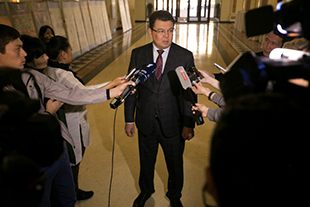 Mr Bozumbayev, Minister of Energy