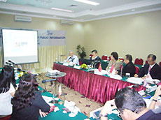 Presentations and active debate at the PL Meeting 1